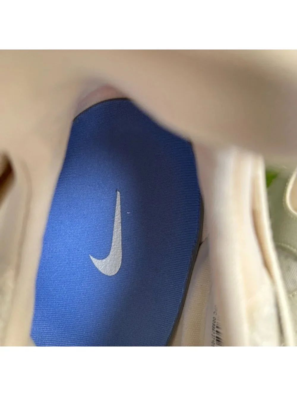 Nike Air Alluxe Womens Size 10 Beige White Athletic Training Shoes Sneakers